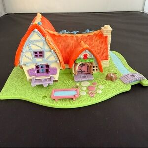 Bluebird Polly Pocket 1995 Disney Snow White Cottage